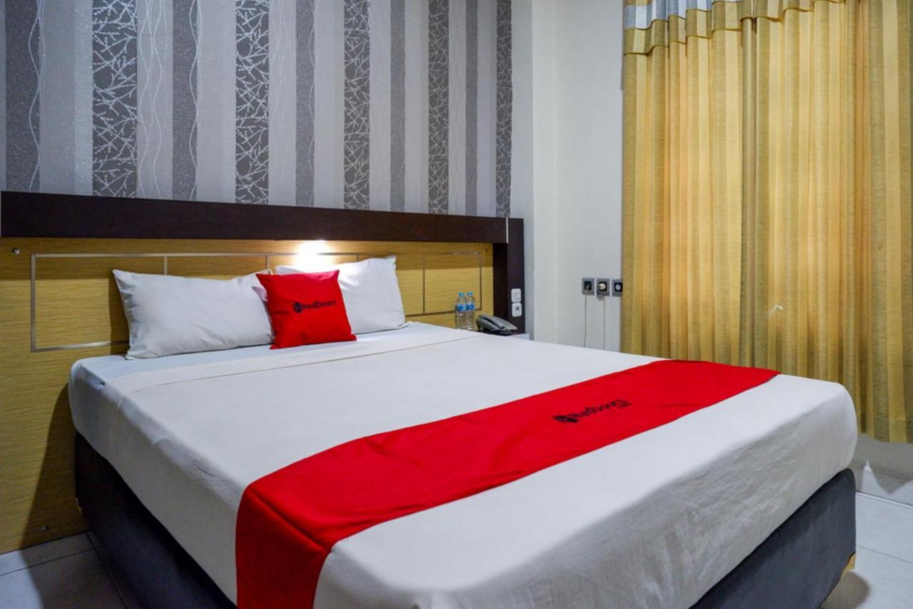 Reddoorz @ Hotel Bumi Palupy Extérieur photo