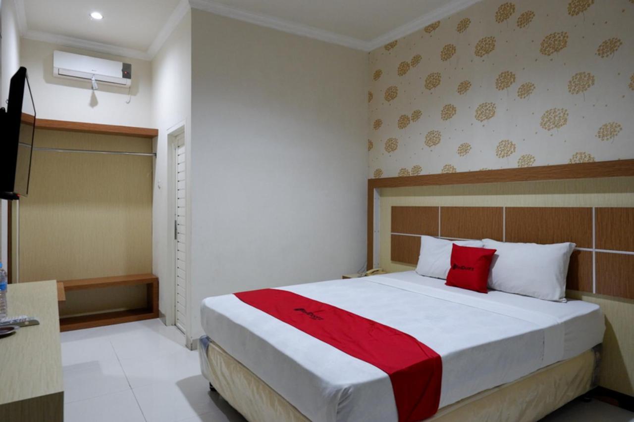 Reddoorz @ Hotel Bumi Palupy Extérieur photo