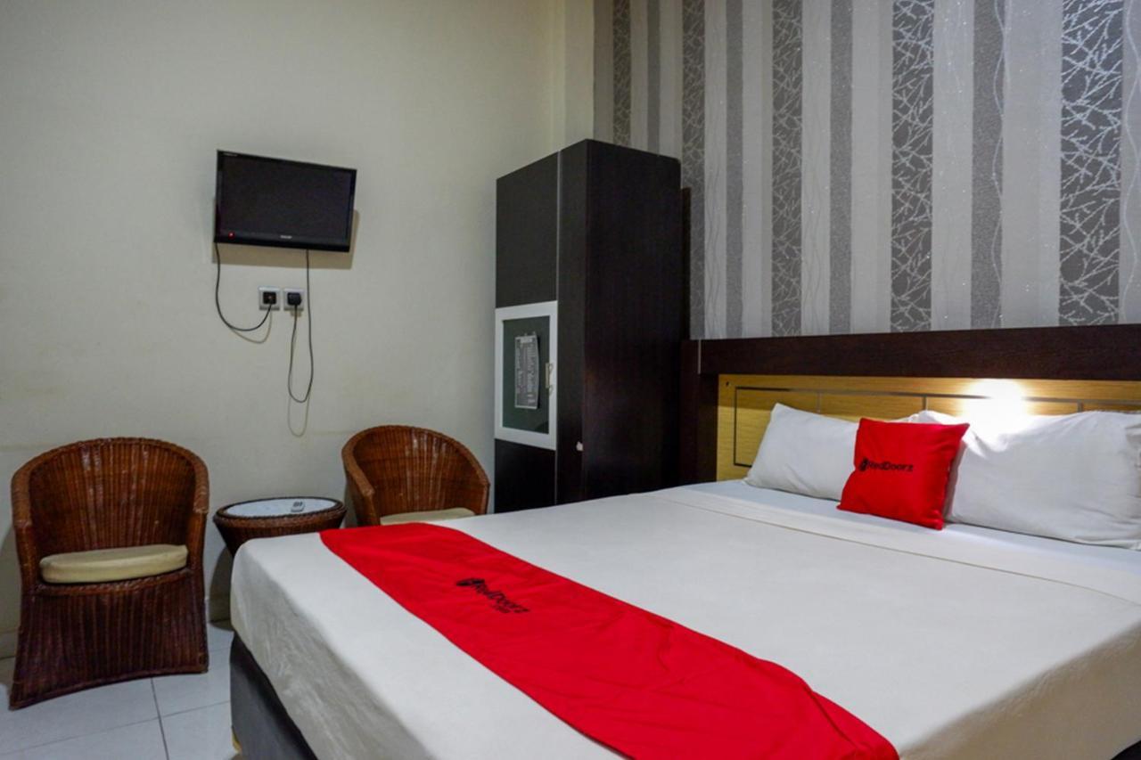 Reddoorz @ Hotel Bumi Palupy Extérieur photo