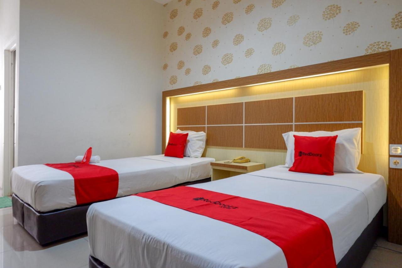 Reddoorz @ Hotel Bumi Palupy Extérieur photo