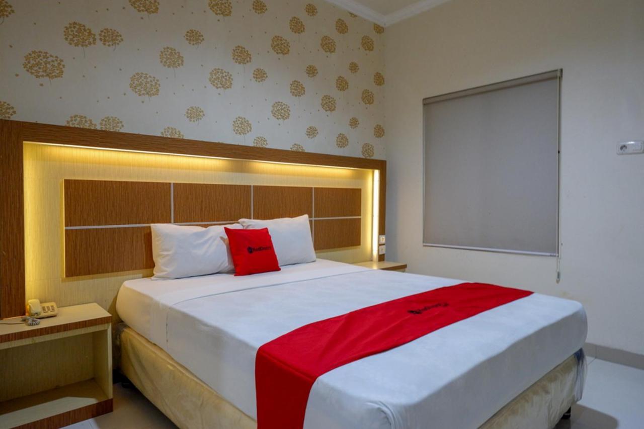 Reddoorz @ Hotel Bumi Palupy Extérieur photo
