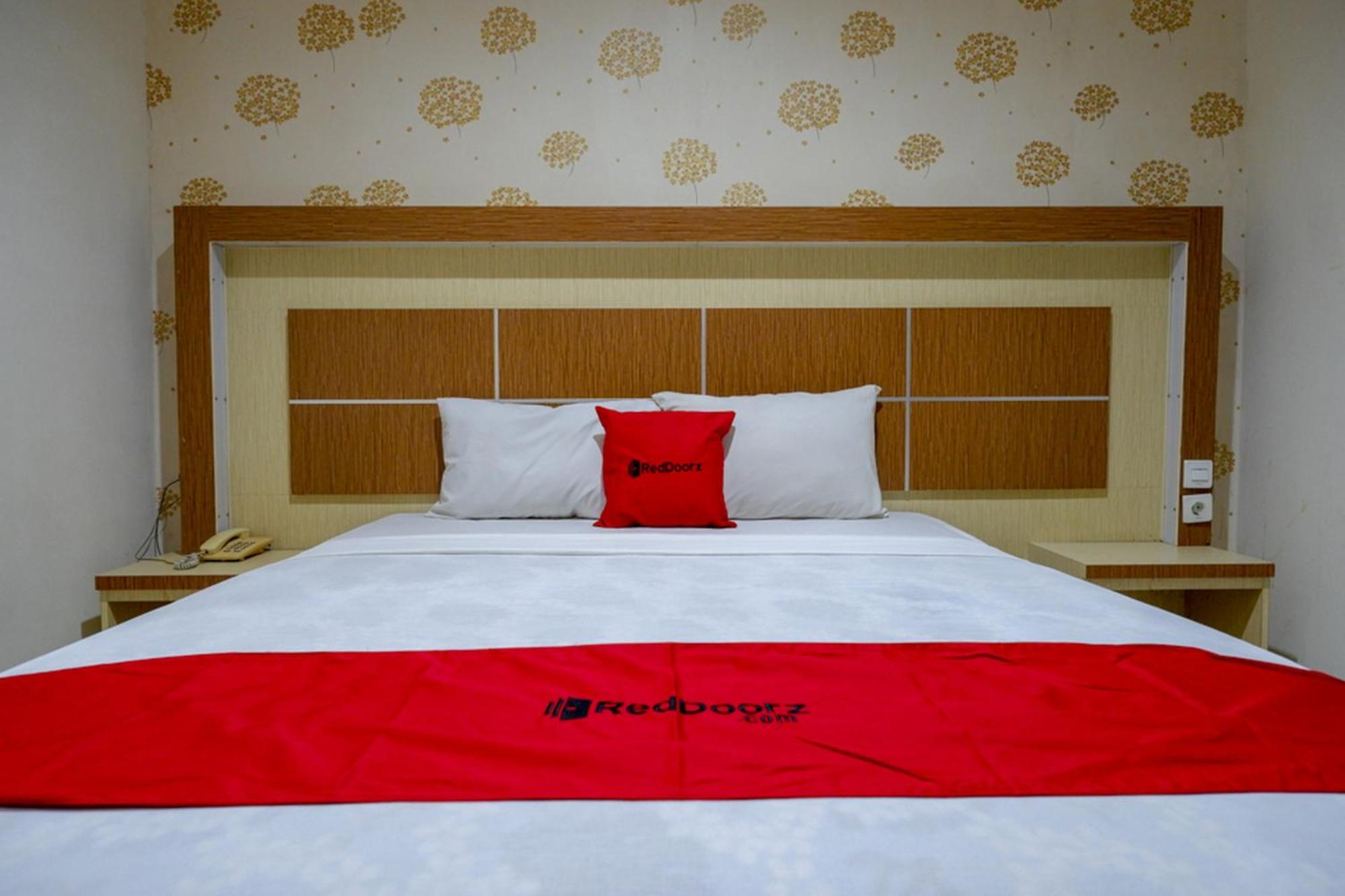 Reddoorz @ Hotel Bumi Palupy Extérieur photo
