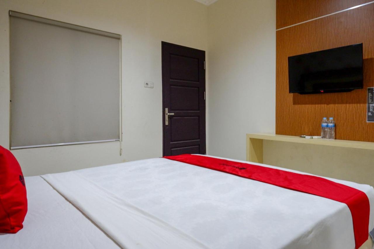 Reddoorz @ Hotel Bumi Palupy Extérieur photo