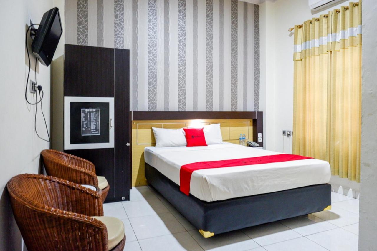 Reddoorz @ Hotel Bumi Palupy Extérieur photo