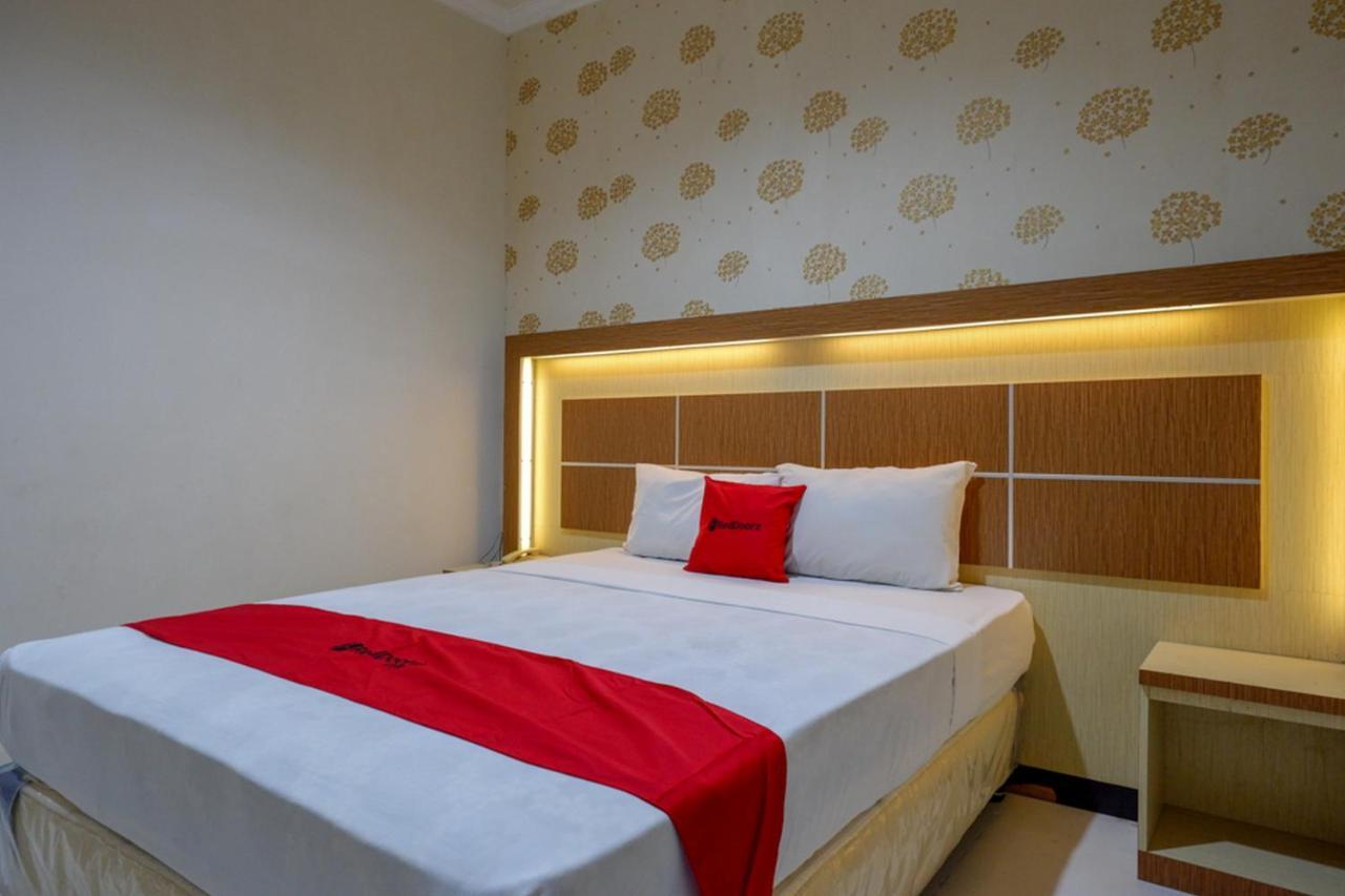 Reddoorz @ Hotel Bumi Palupy Extérieur photo