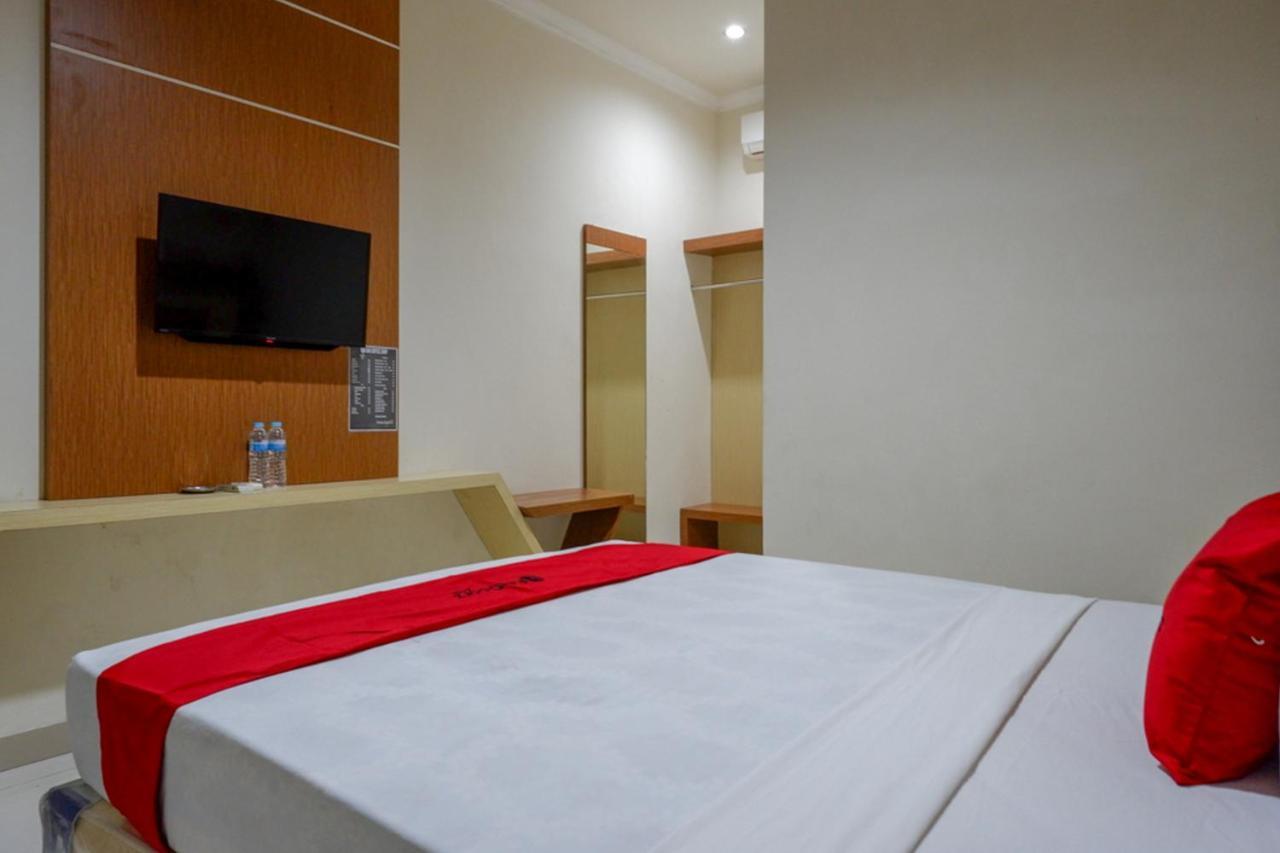Reddoorz @ Hotel Bumi Palupy Extérieur photo