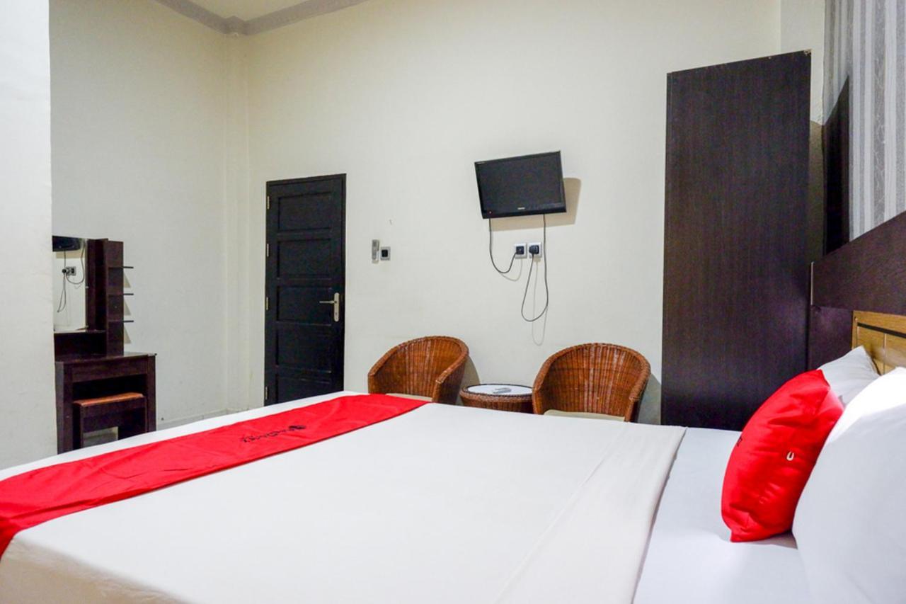 Reddoorz @ Hotel Bumi Palupy Extérieur photo