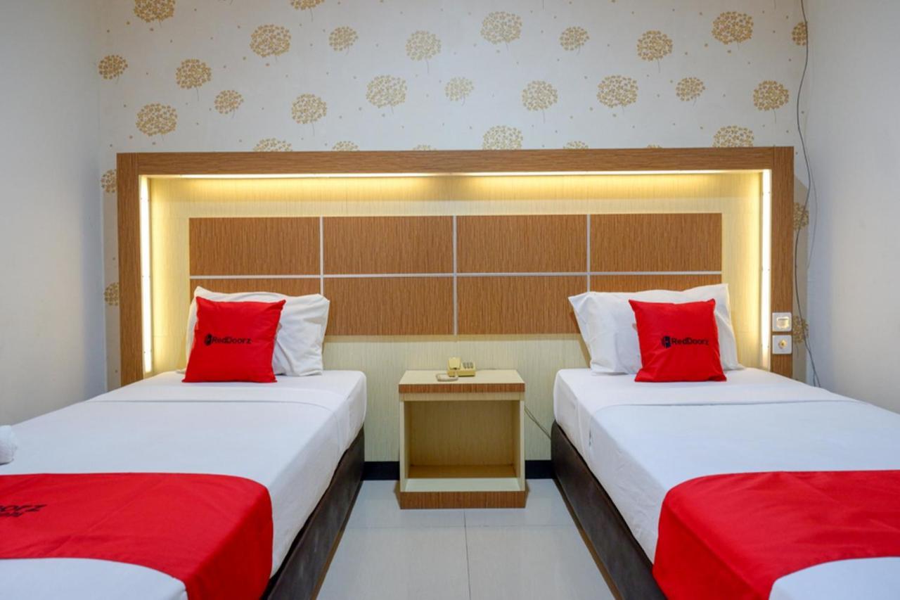 Reddoorz @ Hotel Bumi Palupy Extérieur photo